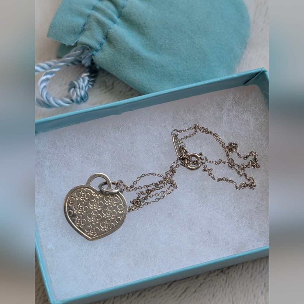 Tiffany Elegant Silver Heart Pendant Necklace